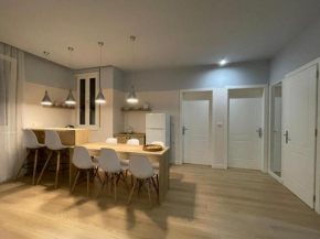 Phi Apartments 1 min from the beach - Brand New